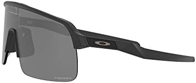 Правоъгълни слънчеви очила Oakley Men ' s OO9463A Sutro Lite с ниска качване на борда падна на носа си, Фотохромичните, Матиран Въглерод